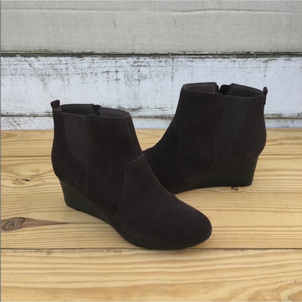 Clarks Dark Brown Suede Wedge Boots Size 10W